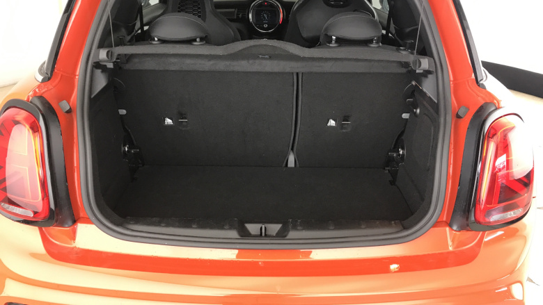 MINI Hatchback 2.0 Cooper S Sport 3dr [Comfort/Nav Pack] Petrol Hatchback